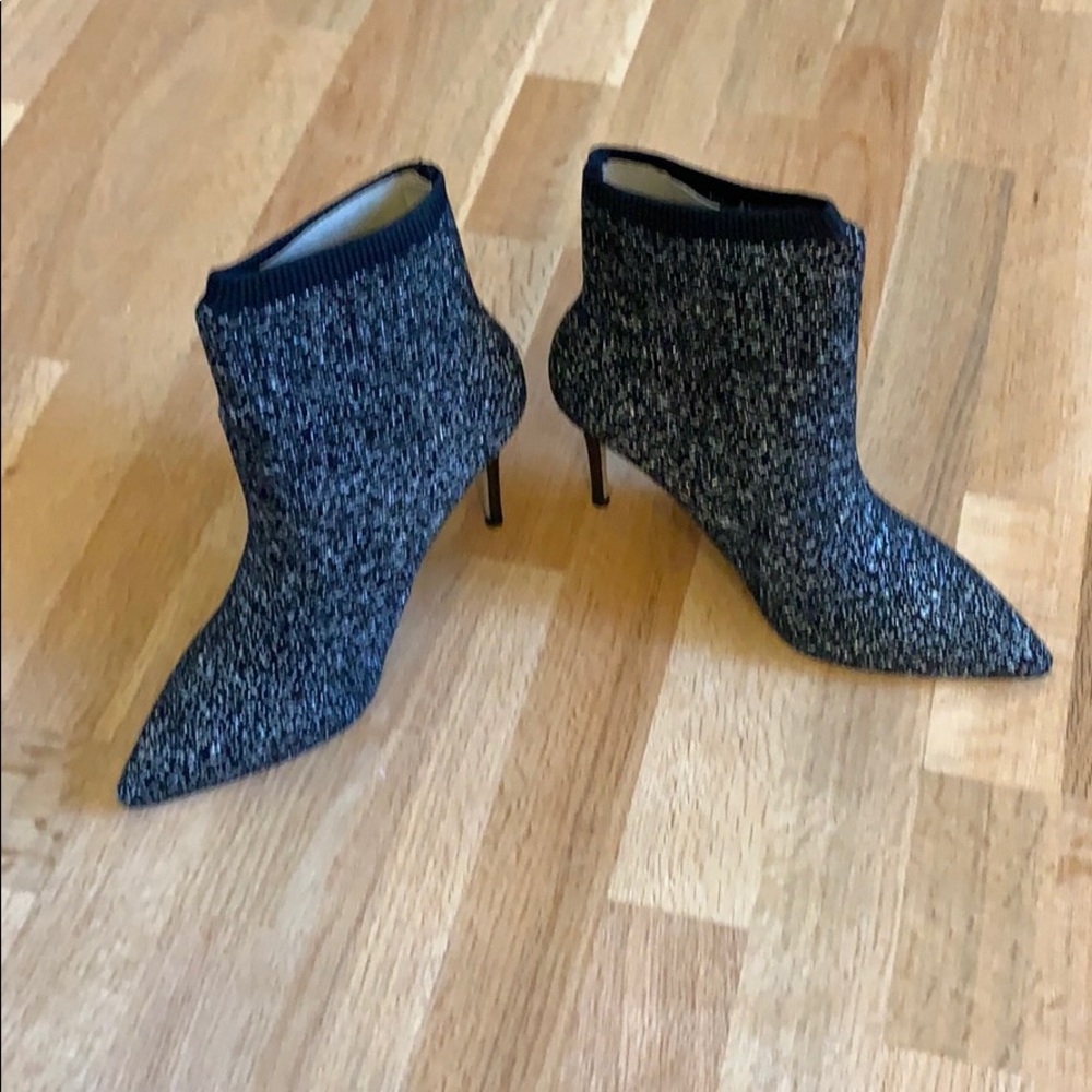 Ankle knitted boots